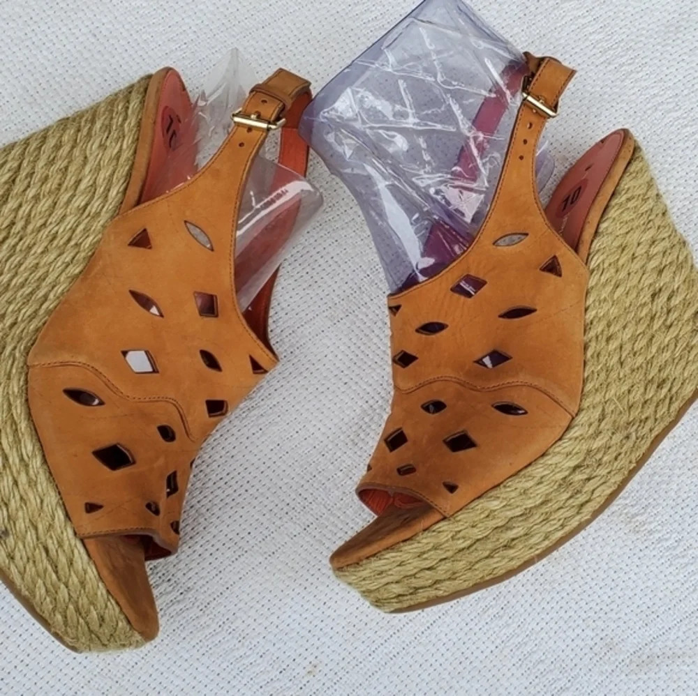 Via Spiga Nubuck Laser Cut Slingback Espadrille Wedge Sandals Tan Size 10 NWT - Picture 7 of 9